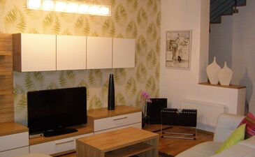 Nábytek, textilní dekorace, tapeta 2 | Návrh a realizace Obývací pokoje