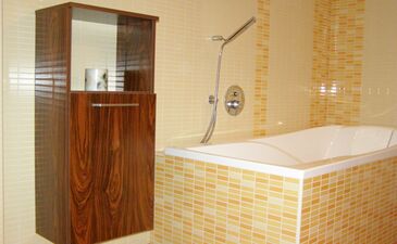 Návrhy koupelen | Koupelna v hnědožlutých teplých odstínech